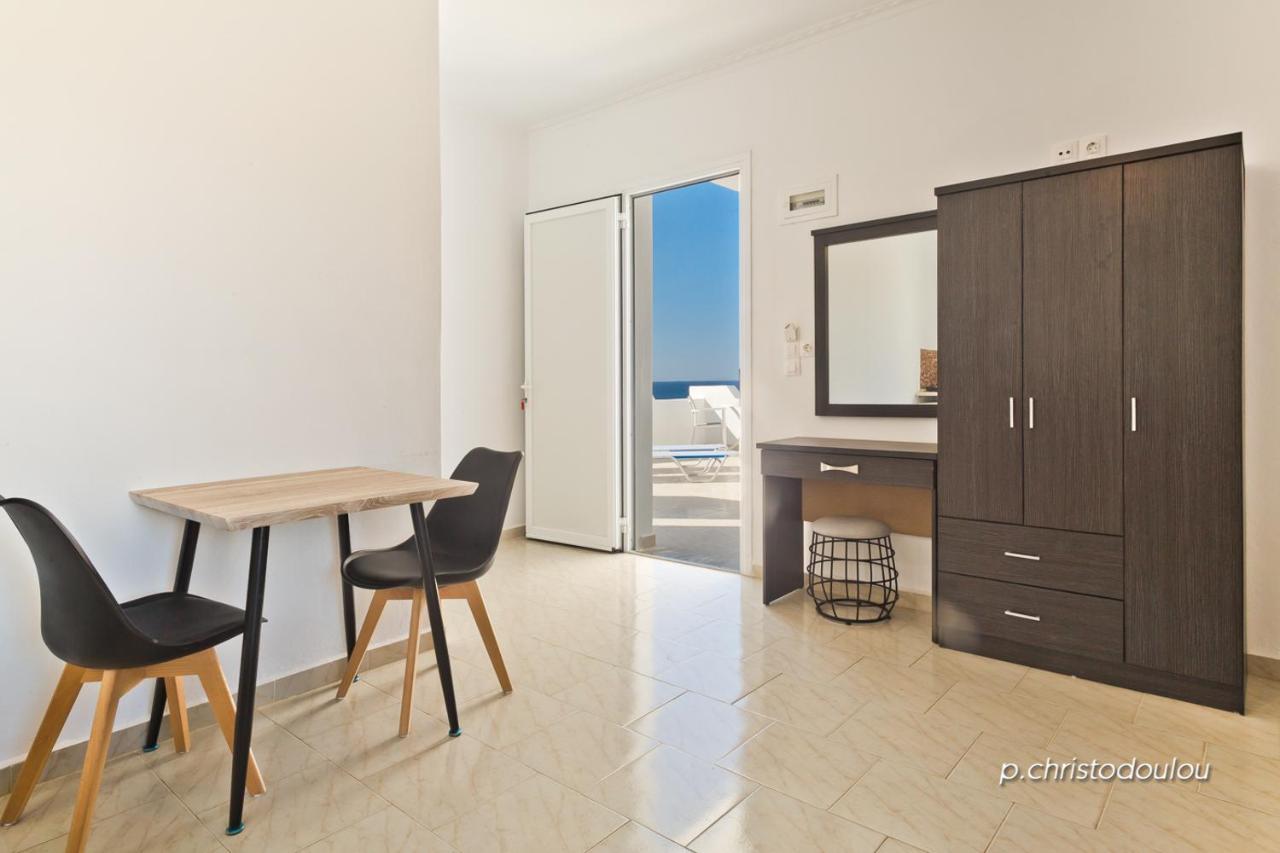 Albatros Studios & Apartments Lefkos  Exteriör bild