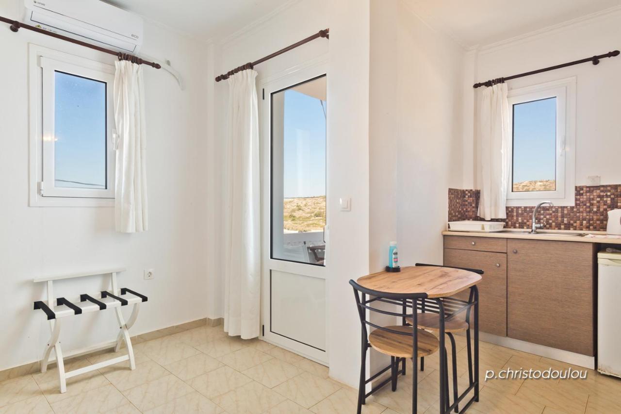 Albatros Studios & Apartments Lefkos  Exteriör bild
